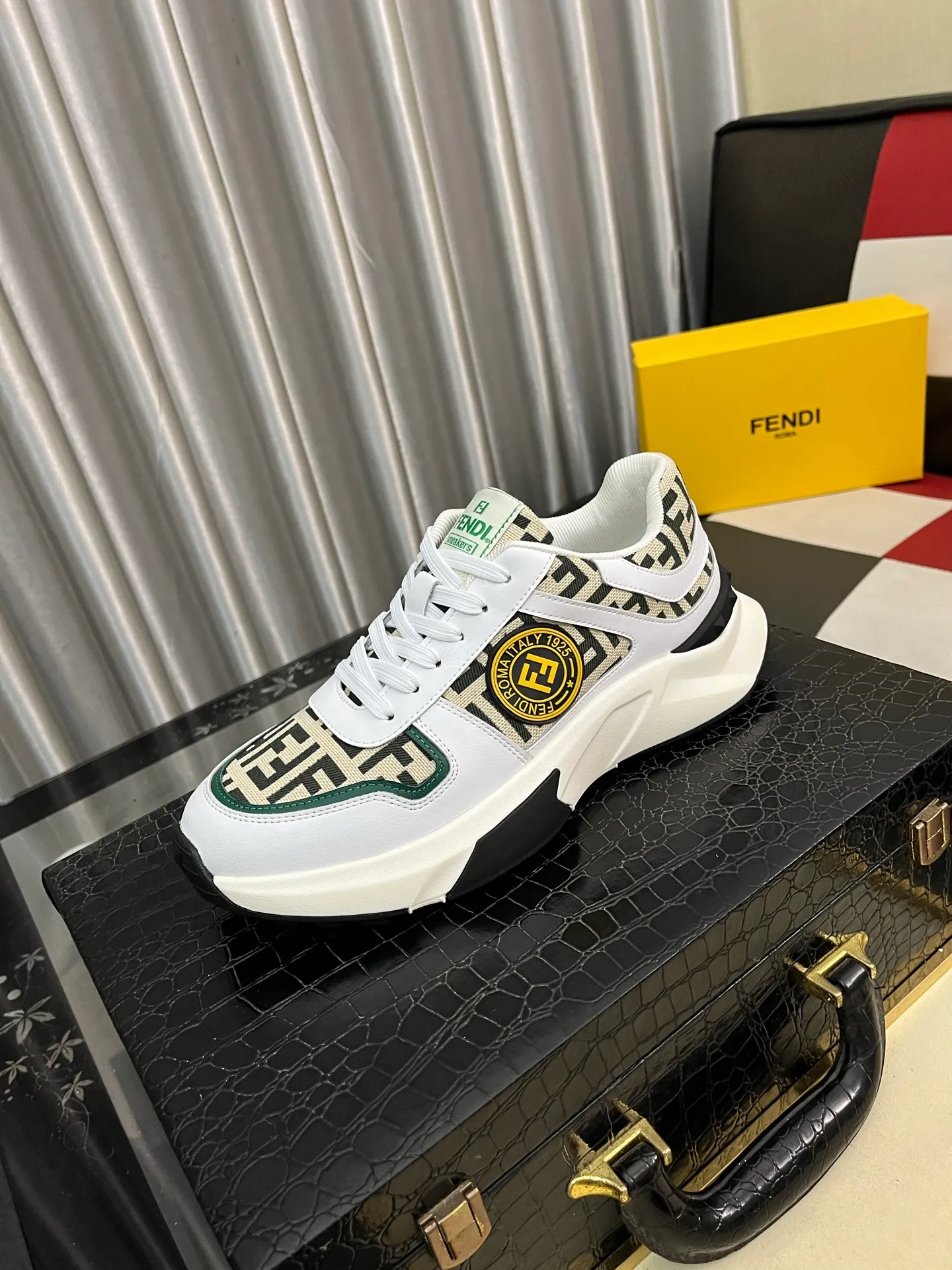Men's shoes 💰458⌚️⌚️【FENDI】original quality.~ Unique modern style sneakers. 🏃A must-have casual shoe for trendy men😍😍 Original brand imported from Italy, imported original leather, sheep lining (refuses to discolor and grind feet) Sole: Original sole provided by the original factory, French lazy style design ⚠️Fit to the feet, original quality, super comfortable original sole. Just like shooting the real thing 🎬The real thing is better Code number: 38-444️⃣Colors available